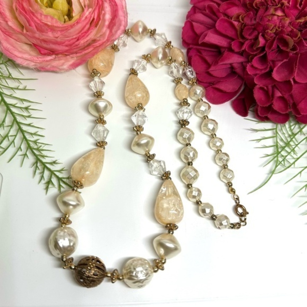 VINTAGE⚜️RETRO Pastel Acrylic Beaded Necklace
